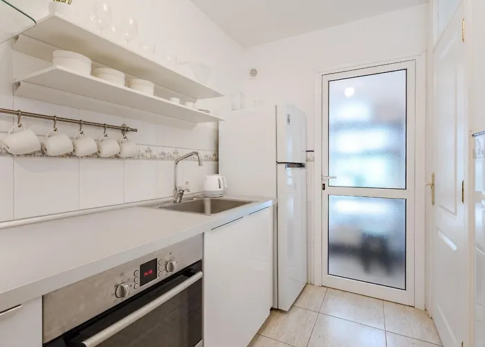 Apartment 2bd Bright Family-friendly In *